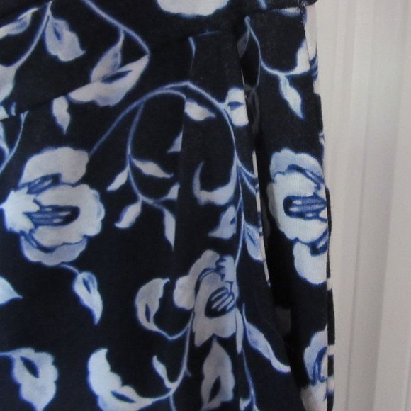 J.Jill Wearever Full Leg Cropped Navy w White Flowers Woman's Casual Pants Small - Picture 4 of 6